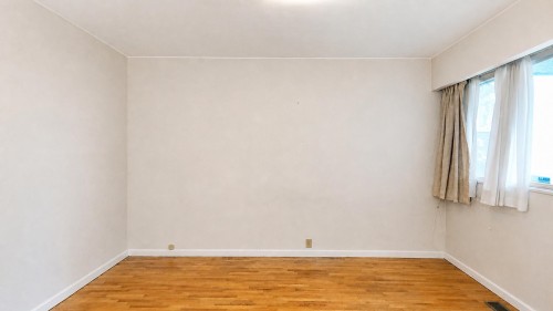 2748 6Th Avenue E, Vancouver, BC - Indoor Photo Showing Other Room