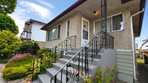 2748 6Th Avenue E, Vancouver, BC - Outdoor With Exterior
