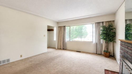 2748 6Th Avenue E, Vancouver, BC - Indoor Photo Showing Other Room