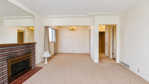 2748 6Th Avenue E, Vancouver, BC - Indoor With Fireplace