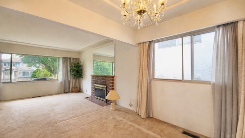 2748 6Th Avenue E, Vancouver, BC - Indoor
