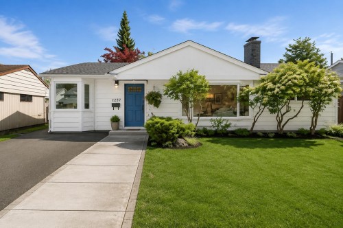 1287 W 15th Street  North Vancouver, BC V7P 1N1