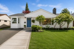 1287 W 15th Street  North Vancouver, BC V7P 1N1