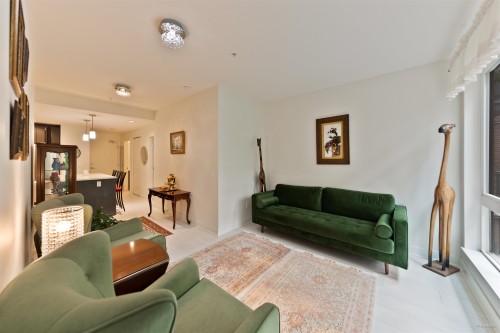 205-733 3rd Street W North Vancouver, BC V7M 0C8