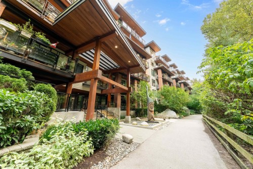 205-733 3Rd Street W, North Vancouver, BC - Outdoor
