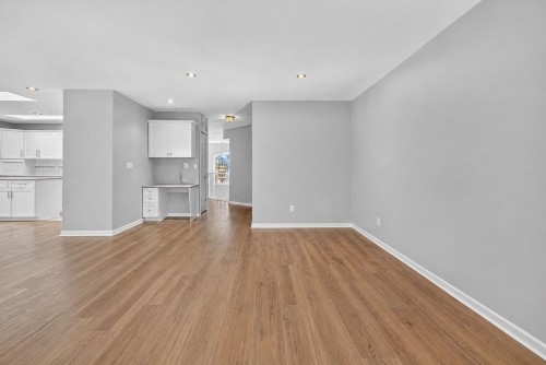 38 Timbercrest Drive, Port Moody, BC - Indoor Photo Showing Other Room