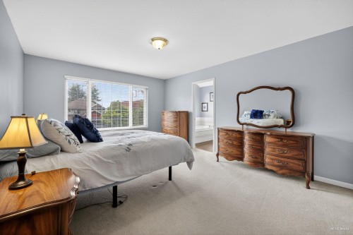 38 Timbercrest Drive, Port Moody, BC - Indoor Photo Showing Bedroom
