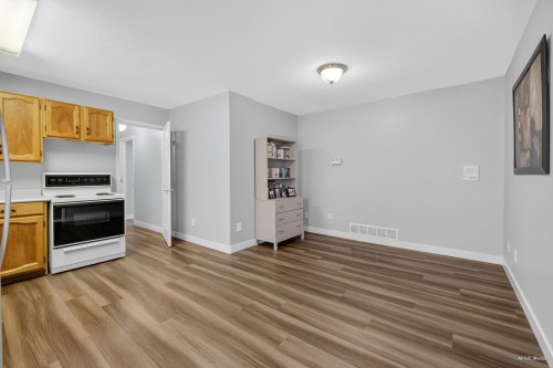 38 Timbercrest Drive, Port Moody, BC - Indoor Photo Showing Kitchen