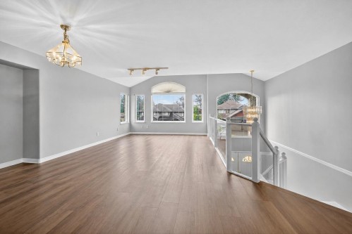 38 Timbercrest Drive, Port Moody, BC - Indoor Photo Showing Other Room