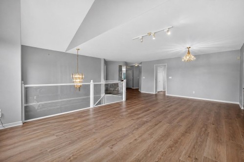 38 Timbercrest Drive, Port Moody, BC - Indoor Photo Showing Other Room
