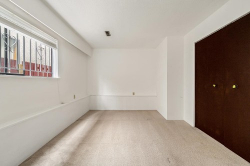 2539 34Th Avenue E, Vancouver, BC - Indoor Photo Showing Other Room