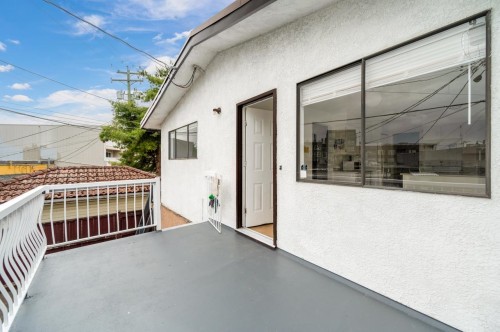 2539 34Th Avenue E, Vancouver, BC - Outdoor With Exterior