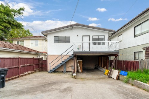 2539 34Th Avenue E, Vancouver, BC - Outdoor With Exterior