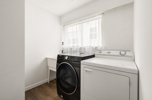 2539 34Th Avenue E, Vancouver, BC - Indoor Photo Showing Laundry Room