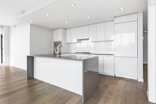 1908-3487 Binning Road, Vancouver, BC - Indoor Photo Showing Kitchen With Upgraded Kitchen