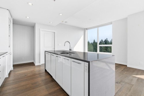 1908-3487 Binning Road, Vancouver, BC - Indoor Photo Showing Kitchen