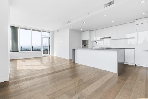 1908-3487 Binning Road, Vancouver, BC - Indoor Photo Showing Kitchen