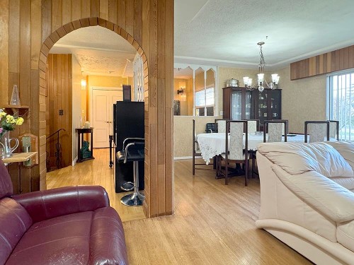 8140 Lucas Road, Richmond, BC - Indoor Photo Showing Living Room