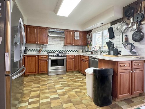 8140 Lucas Road, Richmond, BC - Indoor Photo Showing Kitchen