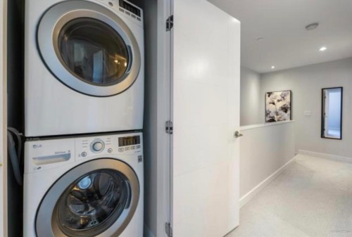 4066 Yukon Street, Vancouver, BC - Indoor Photo Showing Laundry Room