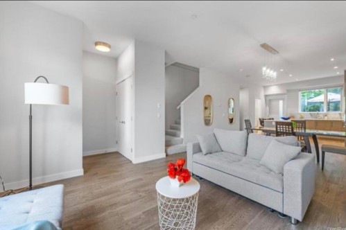 4066 Yukon Street, Vancouver, BC - Indoor Photo Showing Living Room