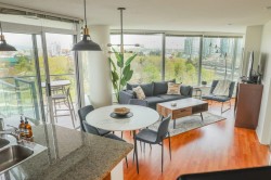 1009-688 Abbott Street  Vancouver, BC V6B 0B9