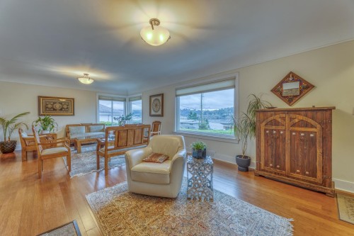 1227 Ioco Road, Port Moody, BC - Indoor Photo Showing Living Room