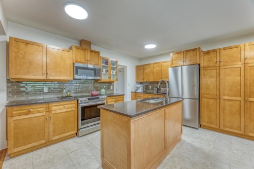1227 Ioco Road, Port Moody, BC - Indoor Photo Showing Kitchen