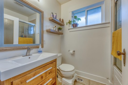 1227 Ioco Road, Port Moody, BC - Indoor Photo Showing Bathroom