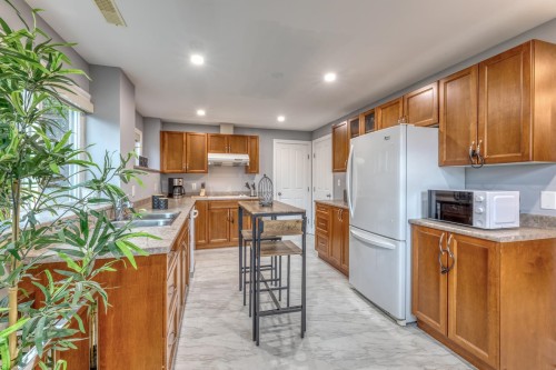 1227 Ioco Road, Port Moody, BC - Indoor Photo Showing Kitchen With Double Sink