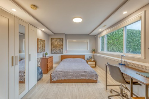 1227 Ioco Road, Port Moody, BC - Indoor Photo Showing Bedroom