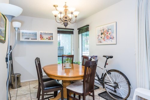 9110 Centaurus Circle, Burnaby, BC - Indoor Photo Showing Dining Room