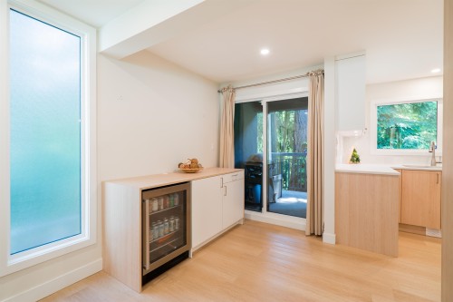 1139 Heritage Boulevard, North Vancouver, BC - Indoor Photo Showing Other Room