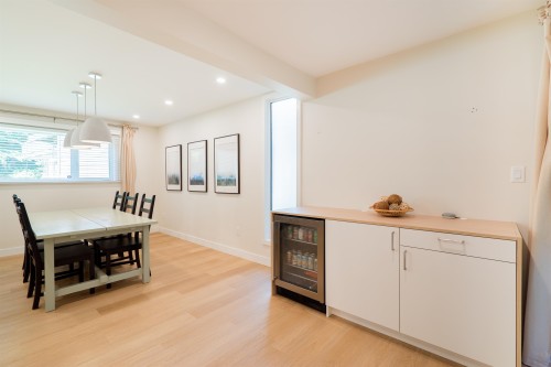 1139 Heritage Boulevard, North Vancouver, BC - Indoor Photo Showing Dining Room