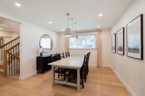 1139 Heritage Boulevard, North Vancouver, BC - Indoor Photo Showing Dining Room
