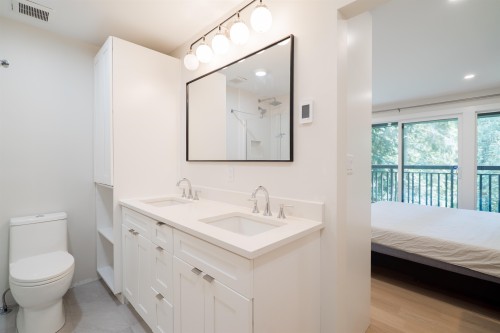 1139 Heritage Boulevard, North Vancouver, BC - Indoor Photo Showing Bathroom