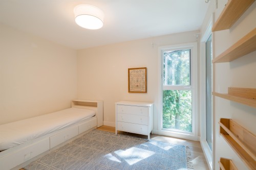 1139 Heritage Boulevard, North Vancouver, BC - Indoor Photo Showing Other Room