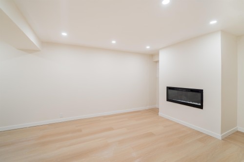1139 Heritage Boulevard, North Vancouver, BC - Indoor