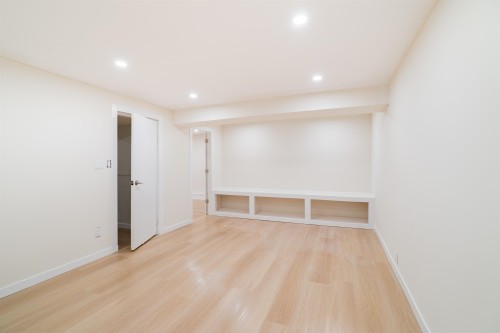 1139 Heritage Boulevard, North Vancouver, BC - Indoor Photo Showing Other Room
