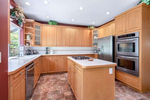 1437 Lambert Way, Coquitlam, BC - Indoor Photo Showing Kitchen