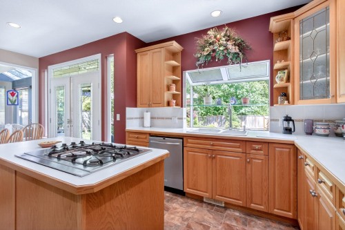 1437 Lambert Way, Coquitlam, BC - Indoor Photo Showing Kitchen