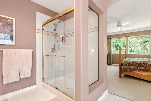 1437 Lambert Way, Coquitlam, BC - Indoor Photo Showing Bathroom