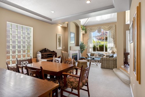 1437 Lambert Way, Coquitlam, BC - Indoor Photo Showing Dining Room
