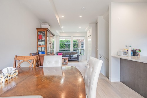 7903 Oak Street, Vancouver, BC - Indoor