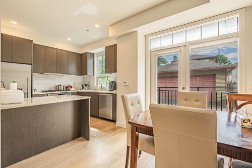 7903 Oak Street, Vancouver, BC - Indoor Photo Showing Kitchen