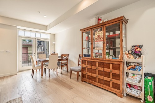 7903 Oak Street, Vancouver, BC - Indoor