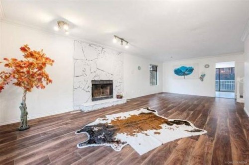 2628 Mclaughlin Court, Coquitlam, BC - Indoor Photo Showing Living Room With Fireplace