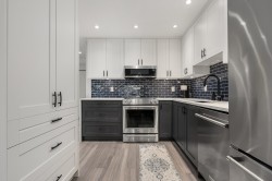 203-825 15th Avenue W Vancouver, BC V5Z 1R8