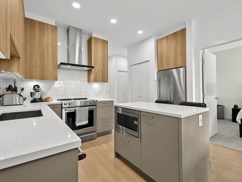 511-7599 15 Street  Burnaby, BC V3N 0H9