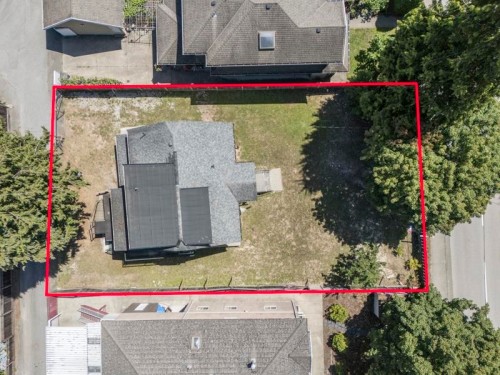 7520 Canada Way, Burnaby, BC - Outdoor
